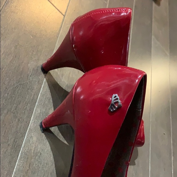 Red Fergalicious heels - Picture 2 of 3